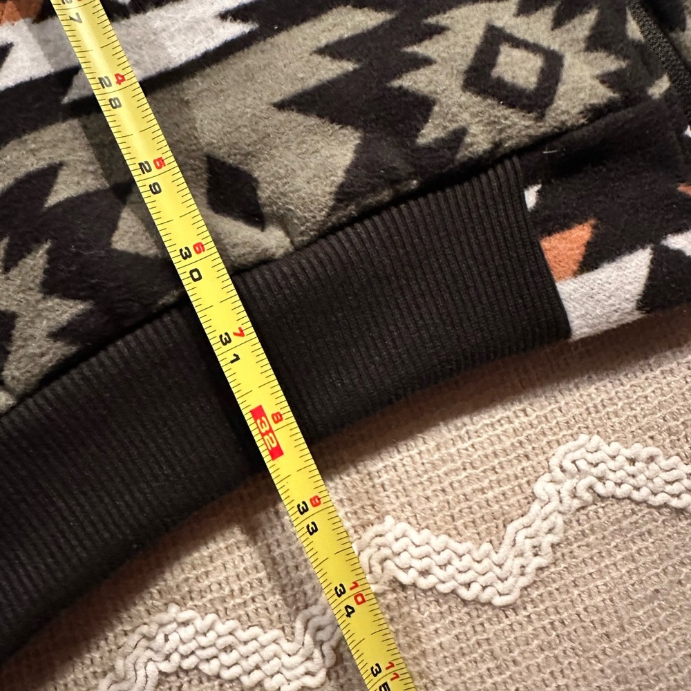 Native Aztec Geometric Pattern Hooded Fleece Vest - image 5